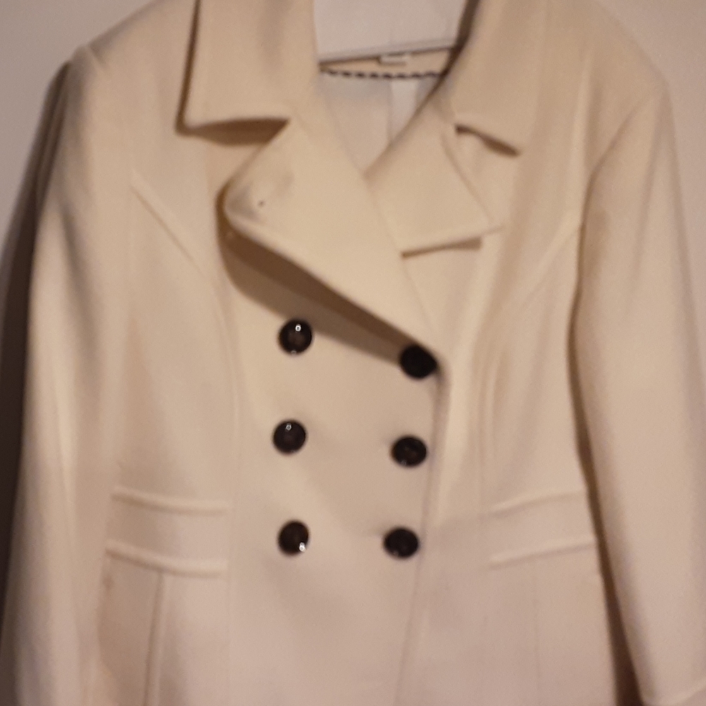 Women's jacket - Picture 2 of 6